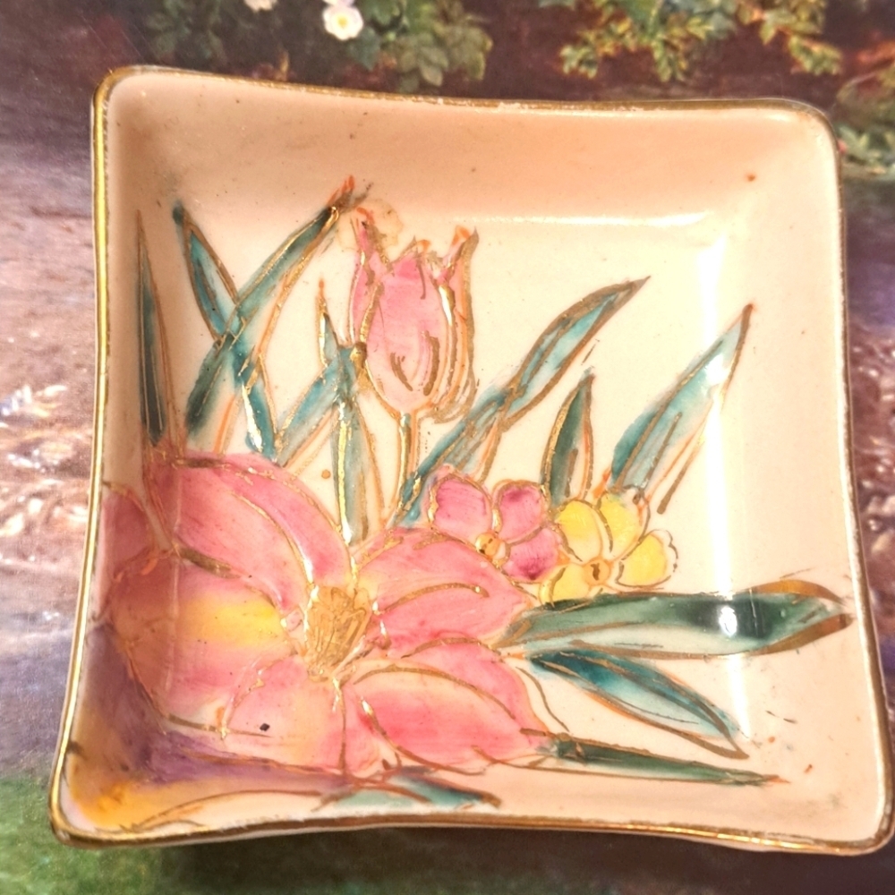 Handpainted mini trinket dish - Picture 2 of 3